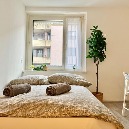 Stylish Schonbrunn Apartments With Free Parking فيينا المظهر الخارجي الصورة