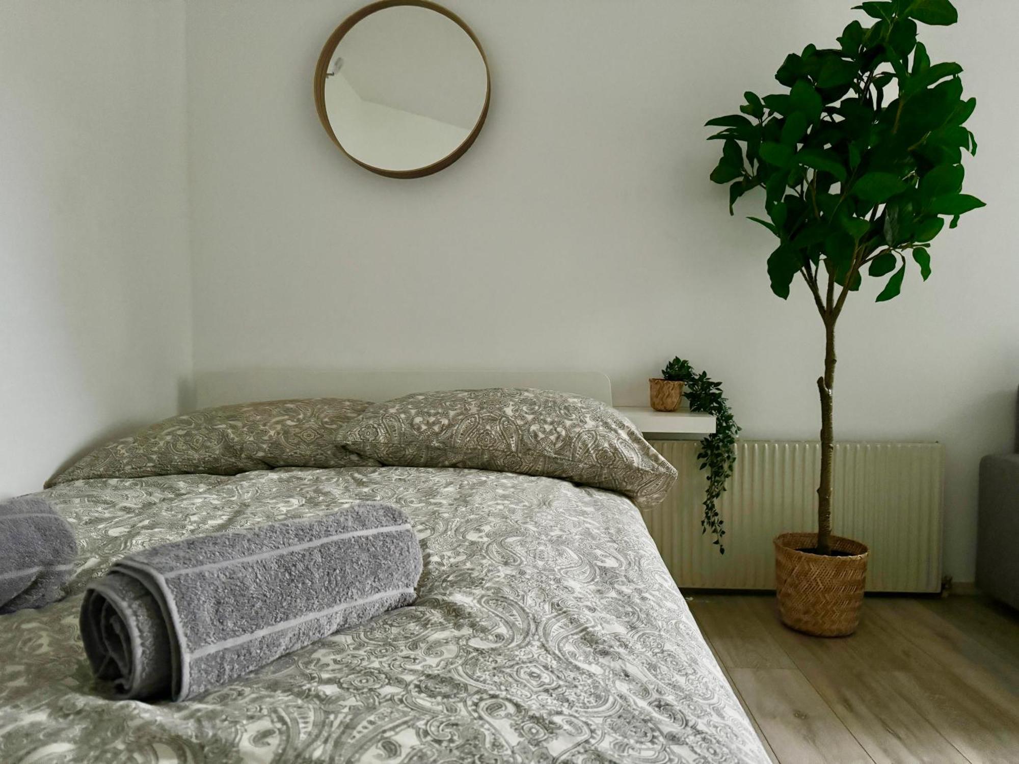 Stylish Schonbrunn Apartments With Free Parking فيينا المظهر الخارجي الصورة