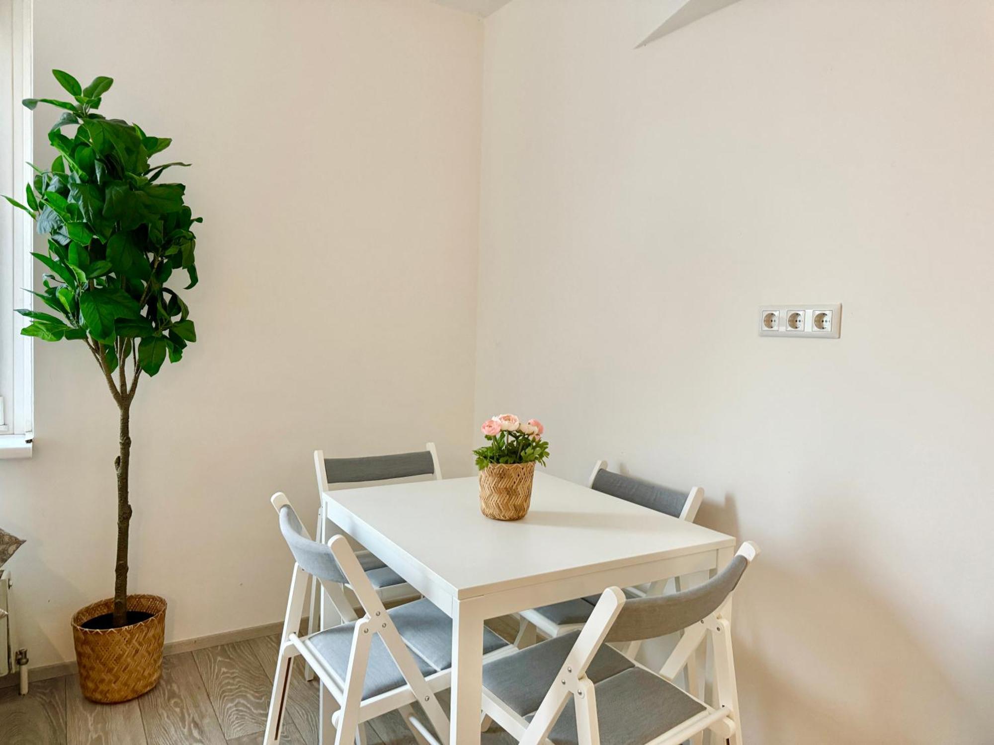 Stylish Schonbrunn Apartments With Free Parking فيينا المظهر الخارجي الصورة