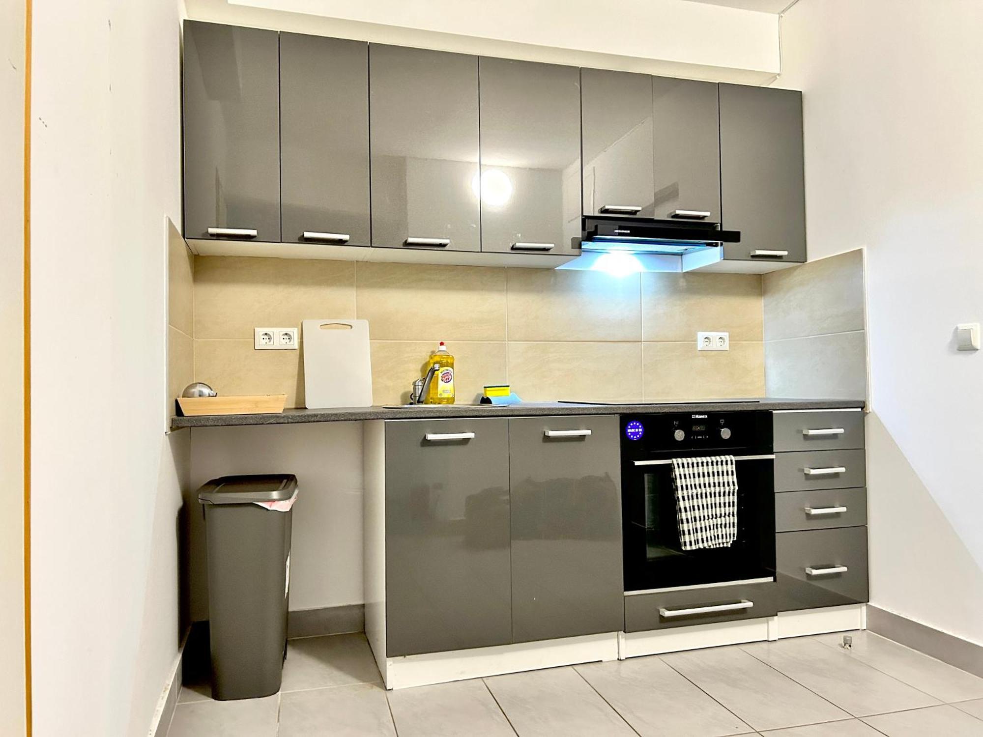 Stylish Schonbrunn Apartments With Free Parking فيينا المظهر الخارجي الصورة