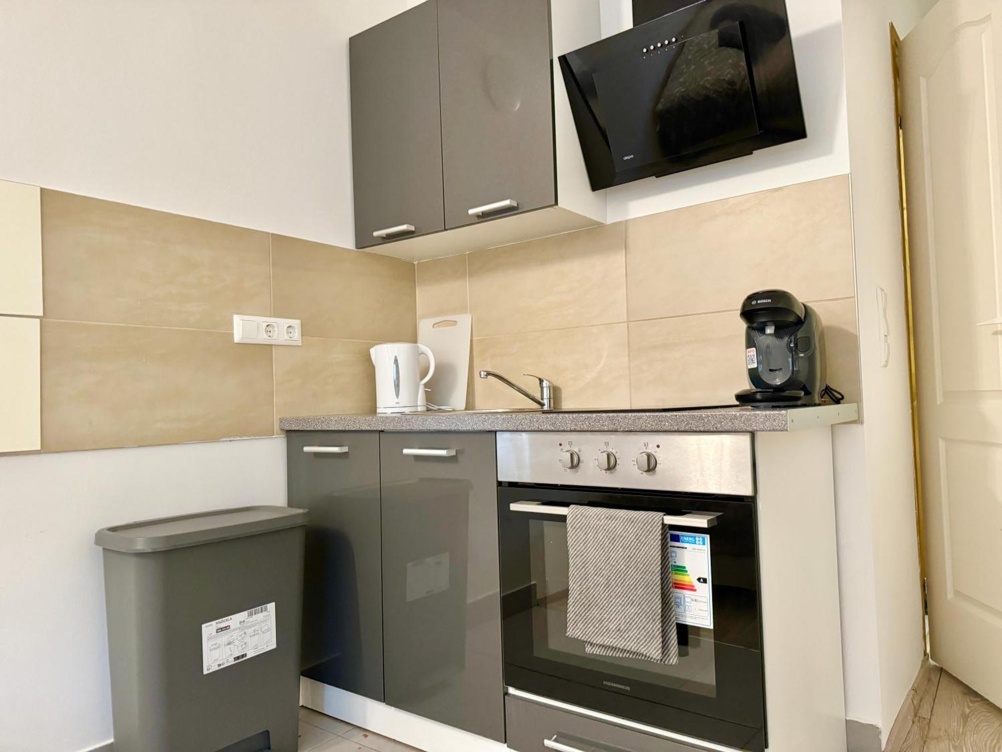 Stylish Schonbrunn Apartments With Free Parking فيينا المظهر الخارجي الصورة