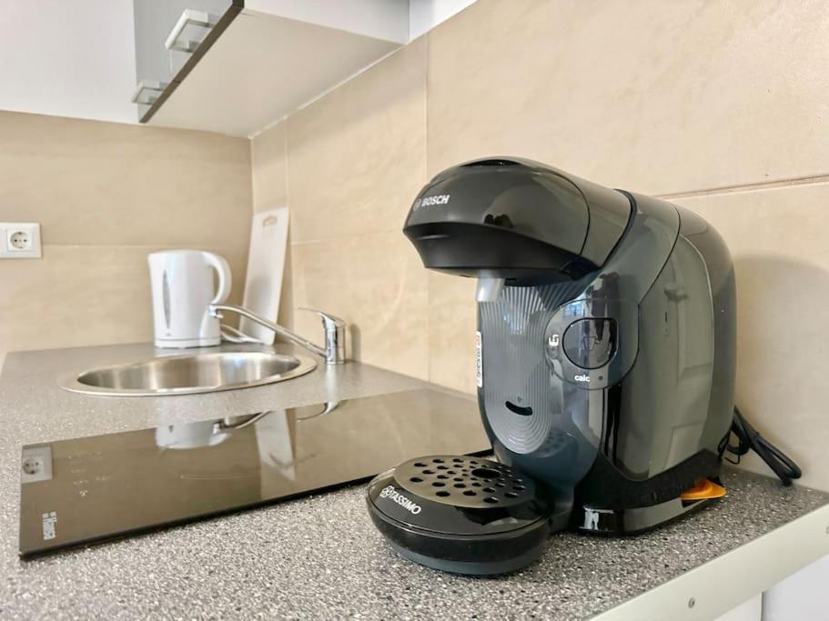 Stylish Schonbrunn Apartments With Free Parking فيينا المظهر الخارجي الصورة